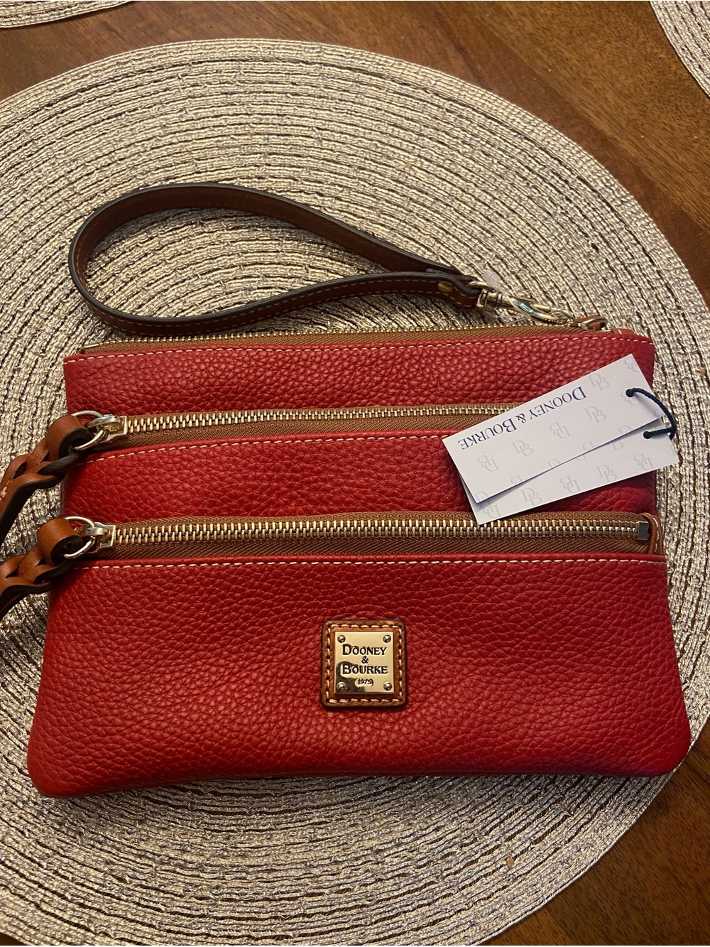 Dooney & Bourke red tri zip leather gift wristlet NWT - Picture 2 of 7